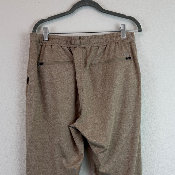 Vuori Men's Tan Jogger Pants Size Large - Picture 6 of 10